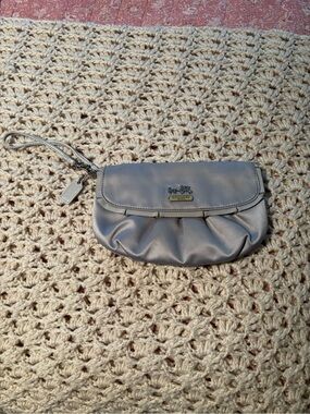Coach Silver Leather Wristlet Clutch with Logo Plaque Read Description